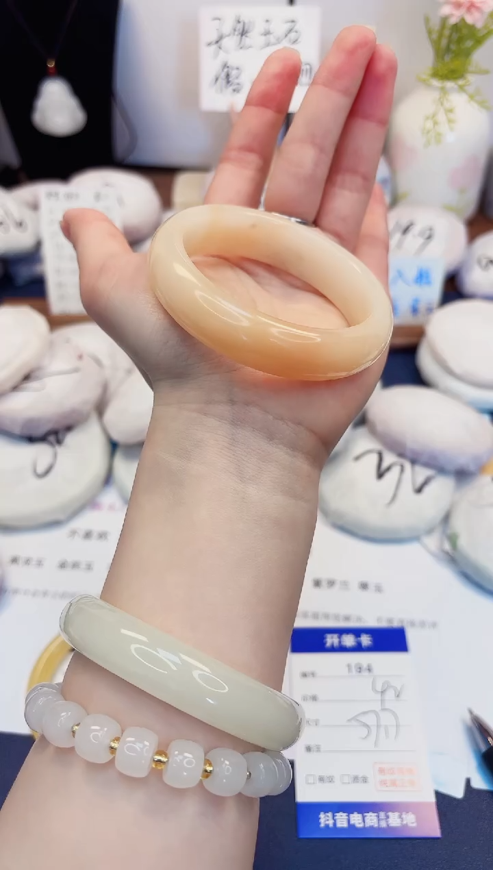【闪购商品】石英质玉手镯未镶嵌194-财气镯-圈口57