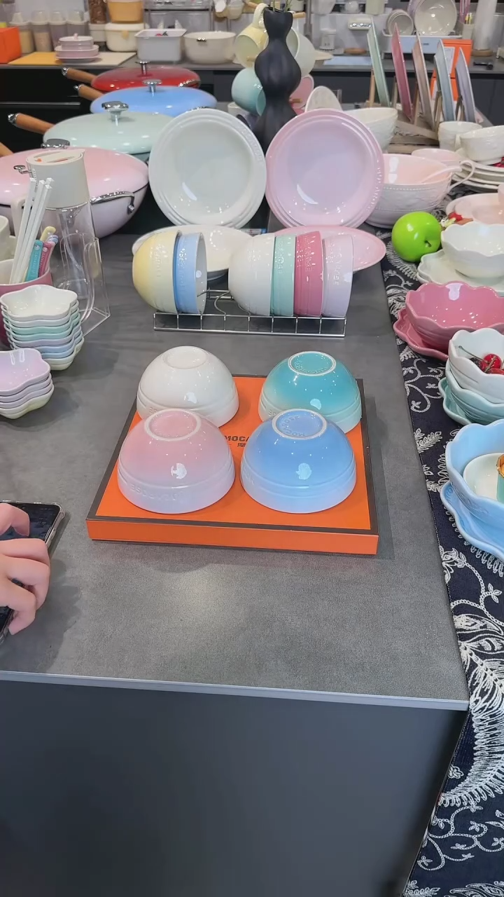 【闪购商品】瓷四色米饭碗