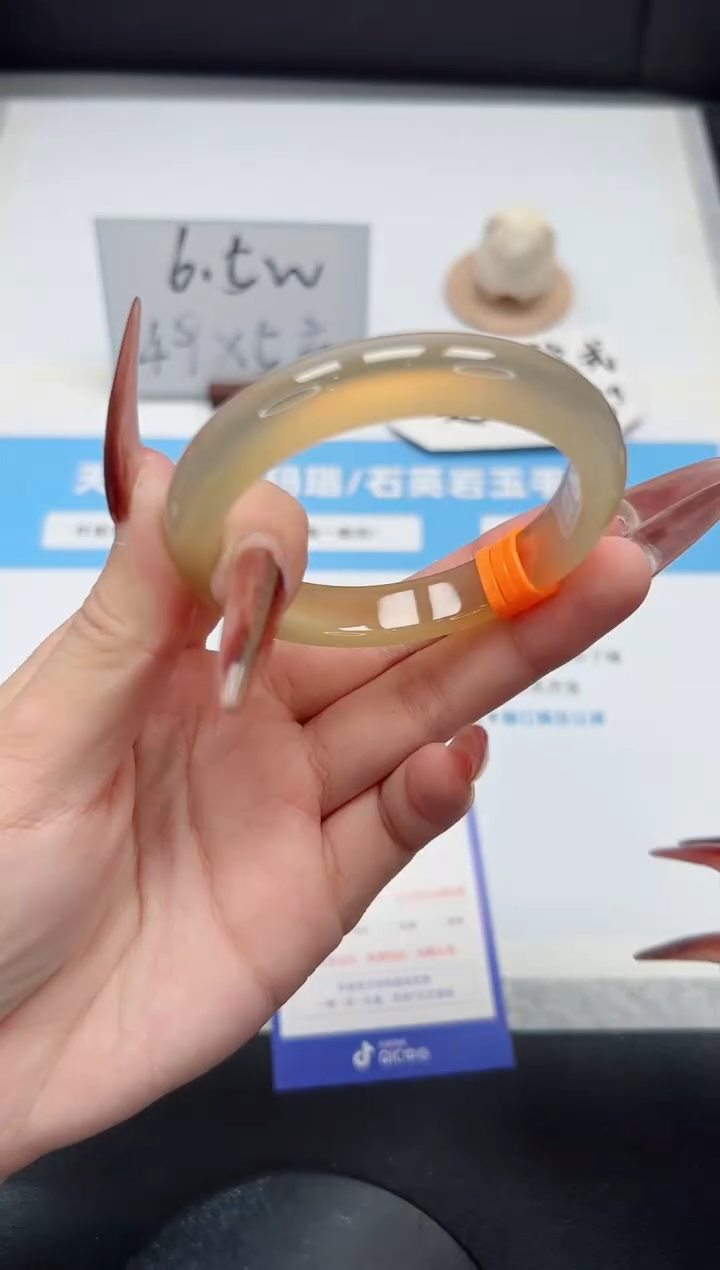 【闪购商品】石英质玉手镯未镶嵌252/香槟53