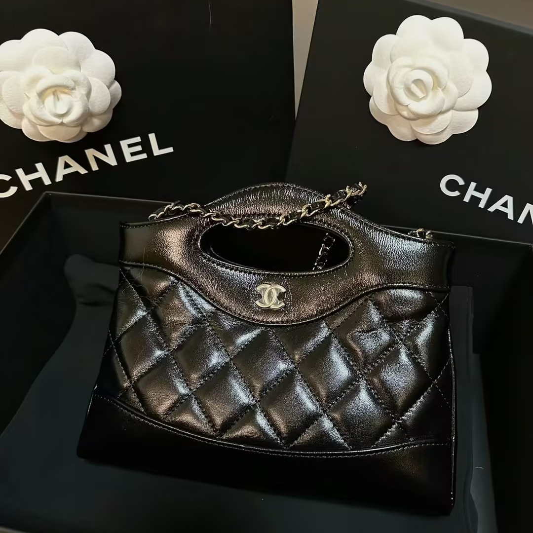 99新 Chanel/香奈儿 31bag nano油蜡皮黑金时尚包/AM4059