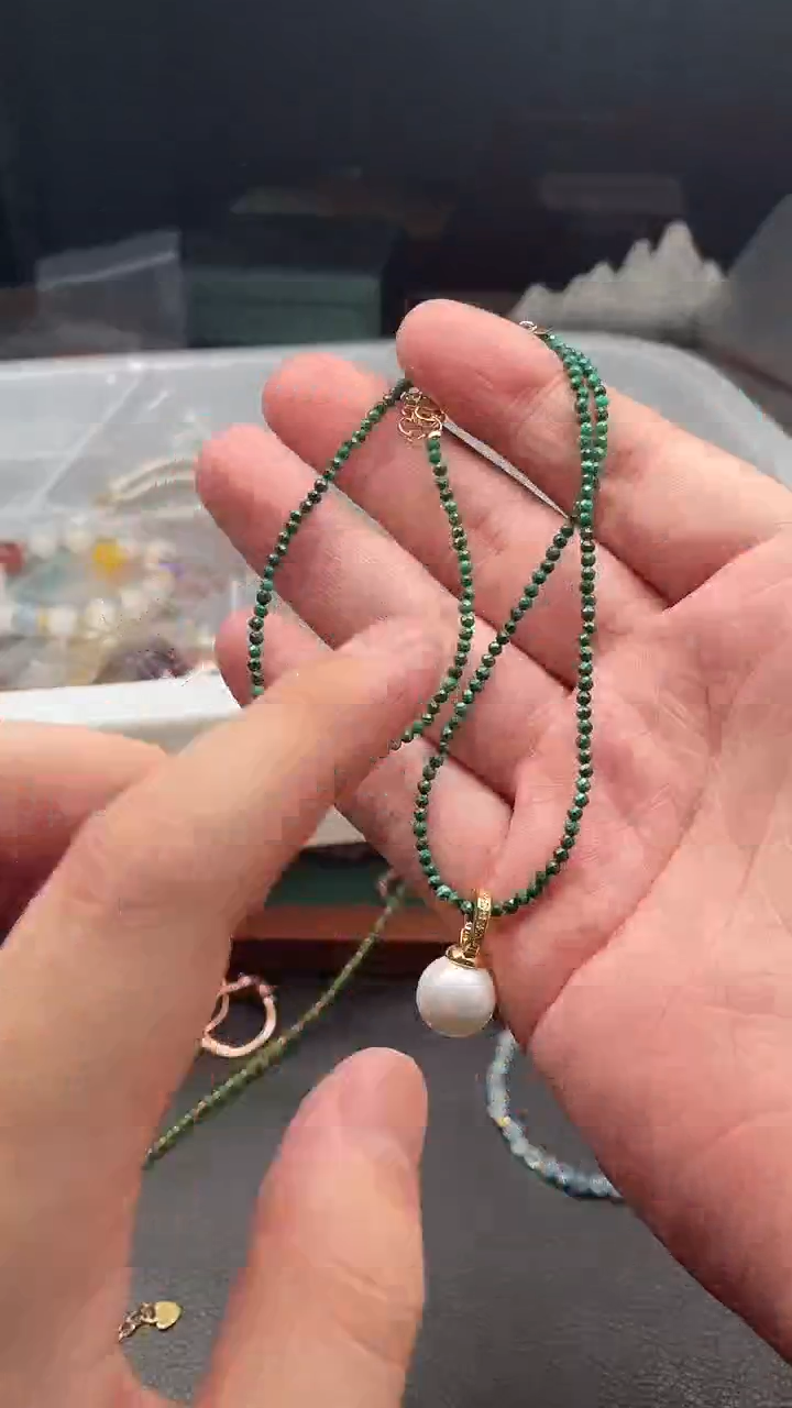孔雀石未镶嵌颈饰多样性发货拍一发一
