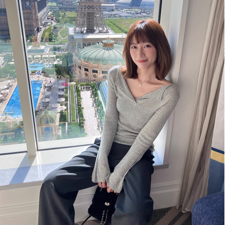 Cousin|春季新款气质优雅小翻领喇叭袖显瘦百搭打底针织衫251