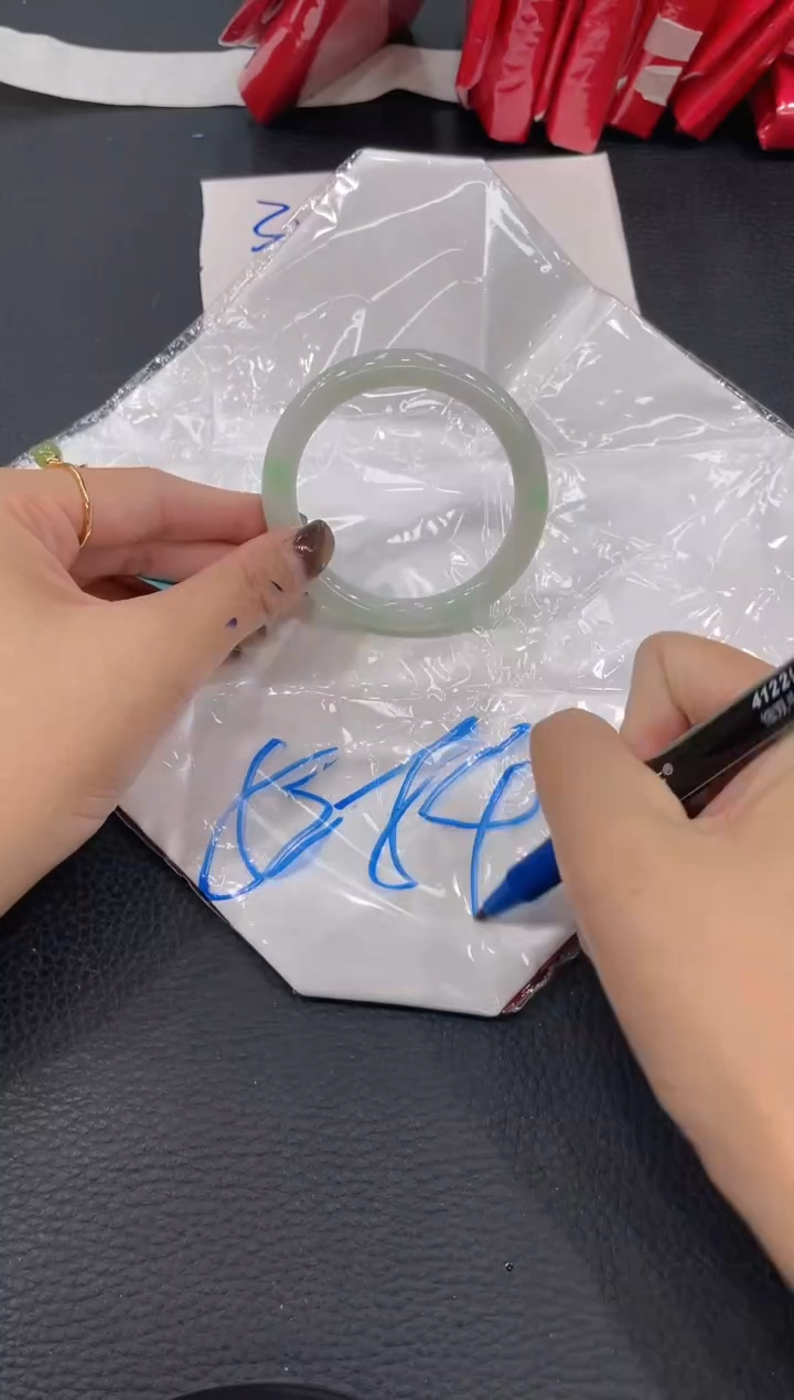 【闪购商品】翡翠手镯未镶嵌手镯