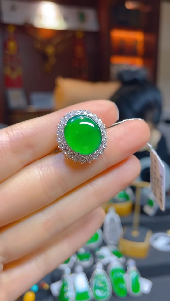 【闪购商品】翡翠戒指银S925镶嵌120841天然A货翡翠蛋面戒指