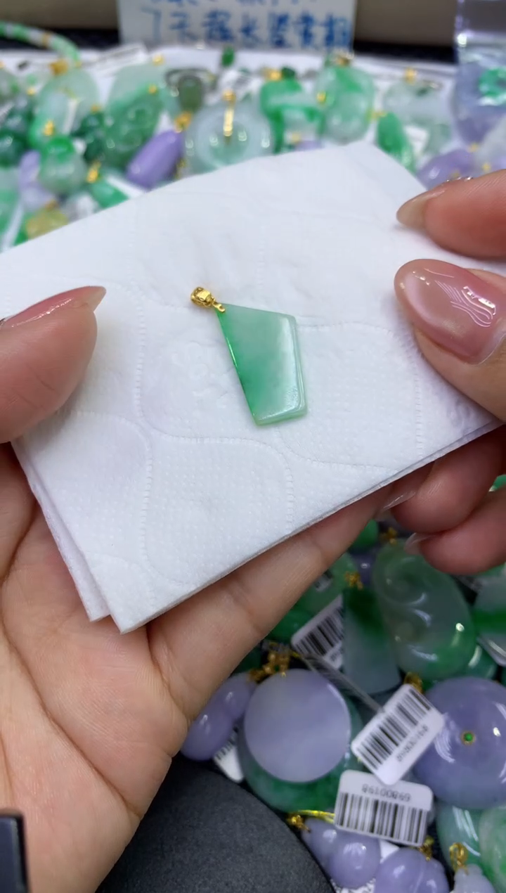 颈饰未镶嵌翡翠天然缅甸A货翡翠