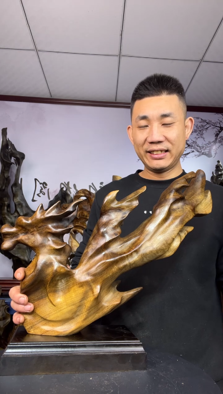 金丝楠木雕款心**程金丝楠木工艺品摆件。