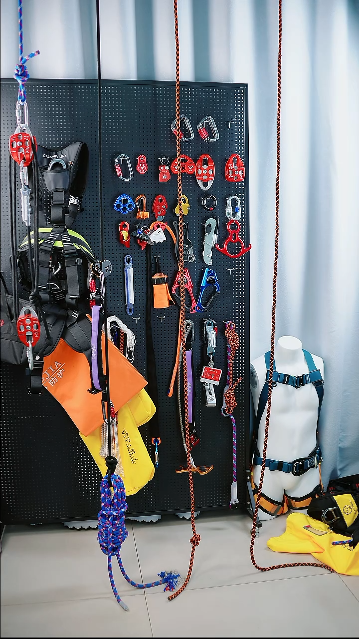 两个护绳套+小号护绳垫+滑轮主锁