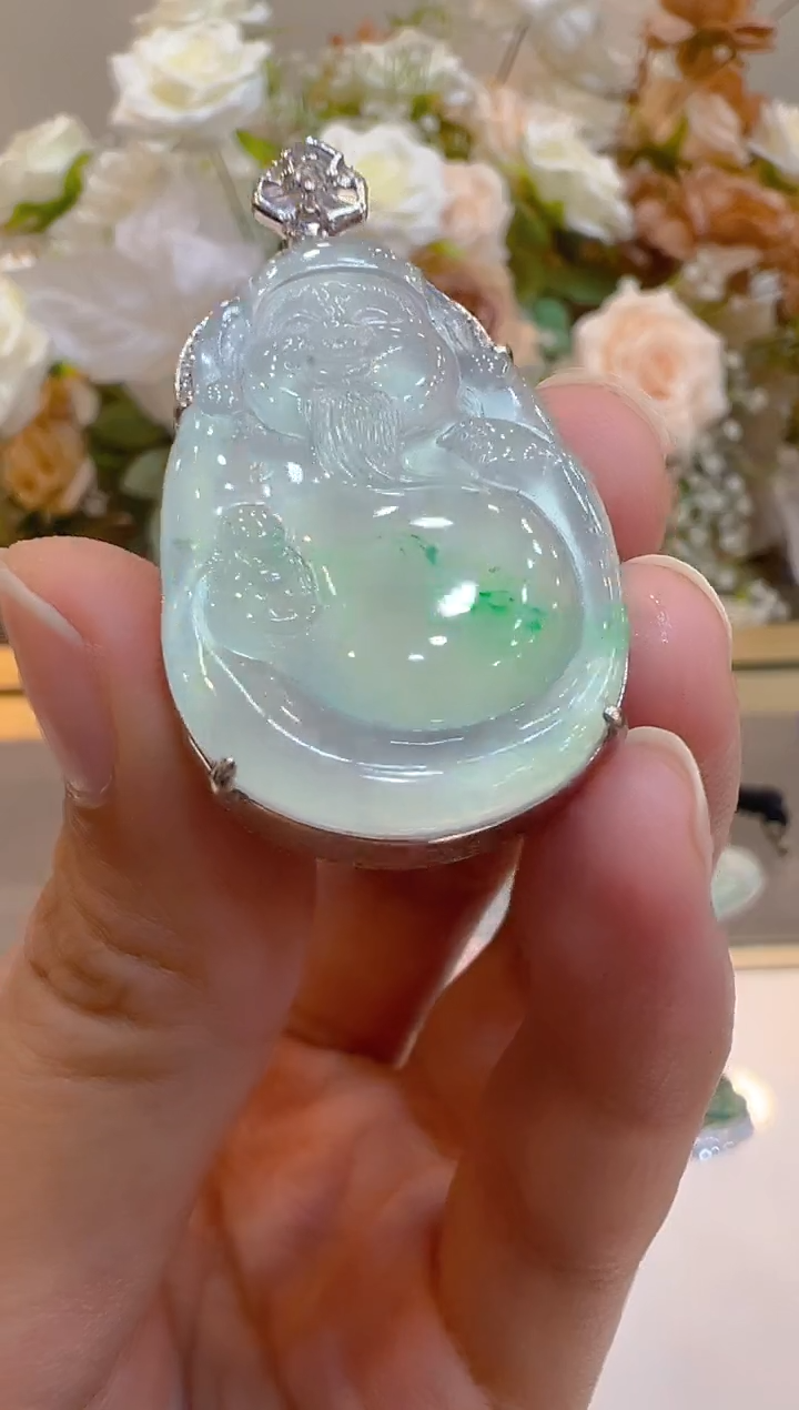 翡翠18K金镶嵌吊坠(不含链)变****?     