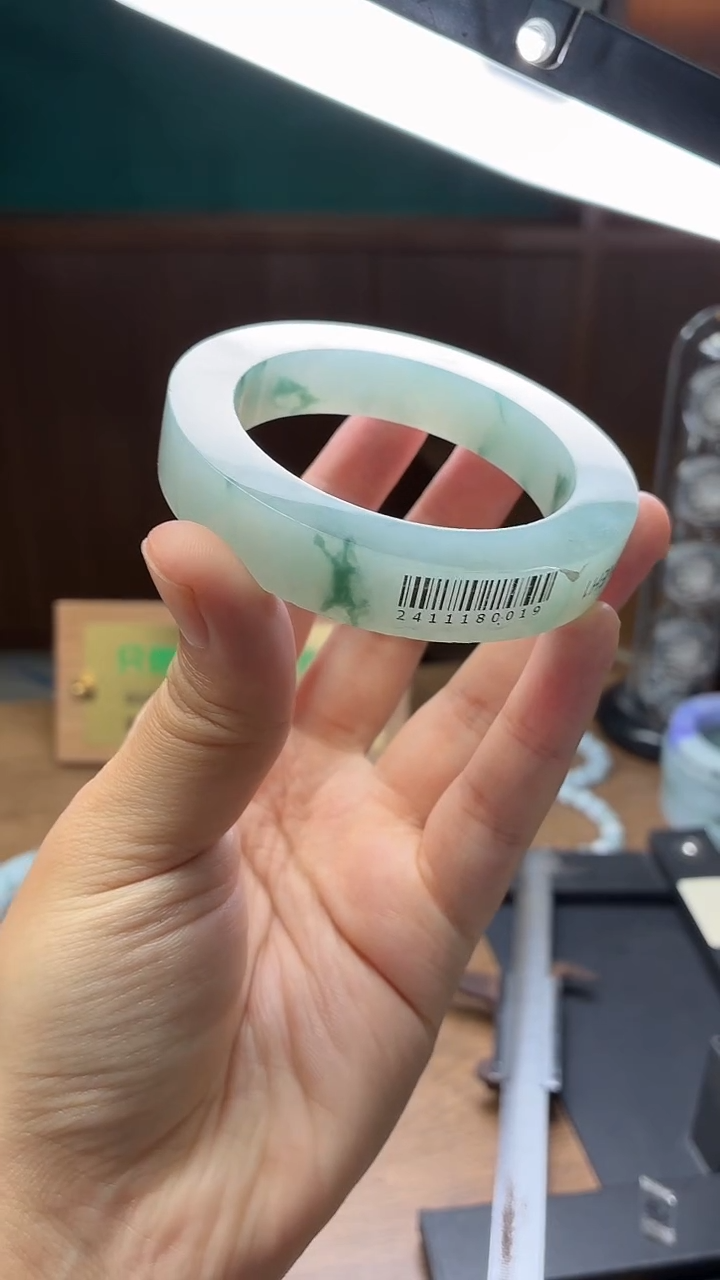 未镶嵌手镯定制翡翠玉*香定制