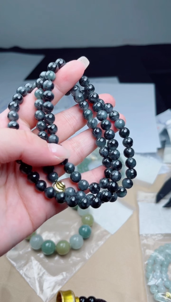 翡翠未镶嵌颈饰珠串