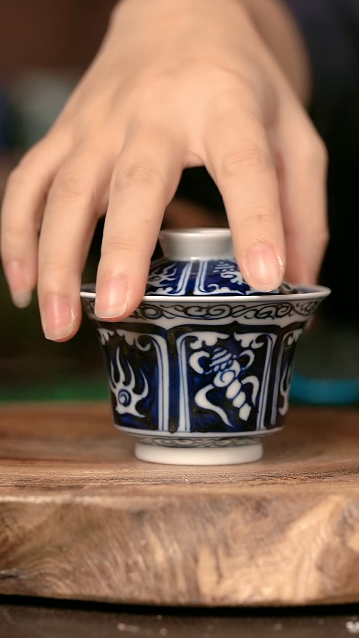 手绘手绘手绘高温现代瓷  气    多宝纹小马蹄100cc