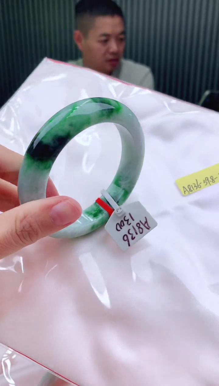 未镶嵌手镯翡翠59+