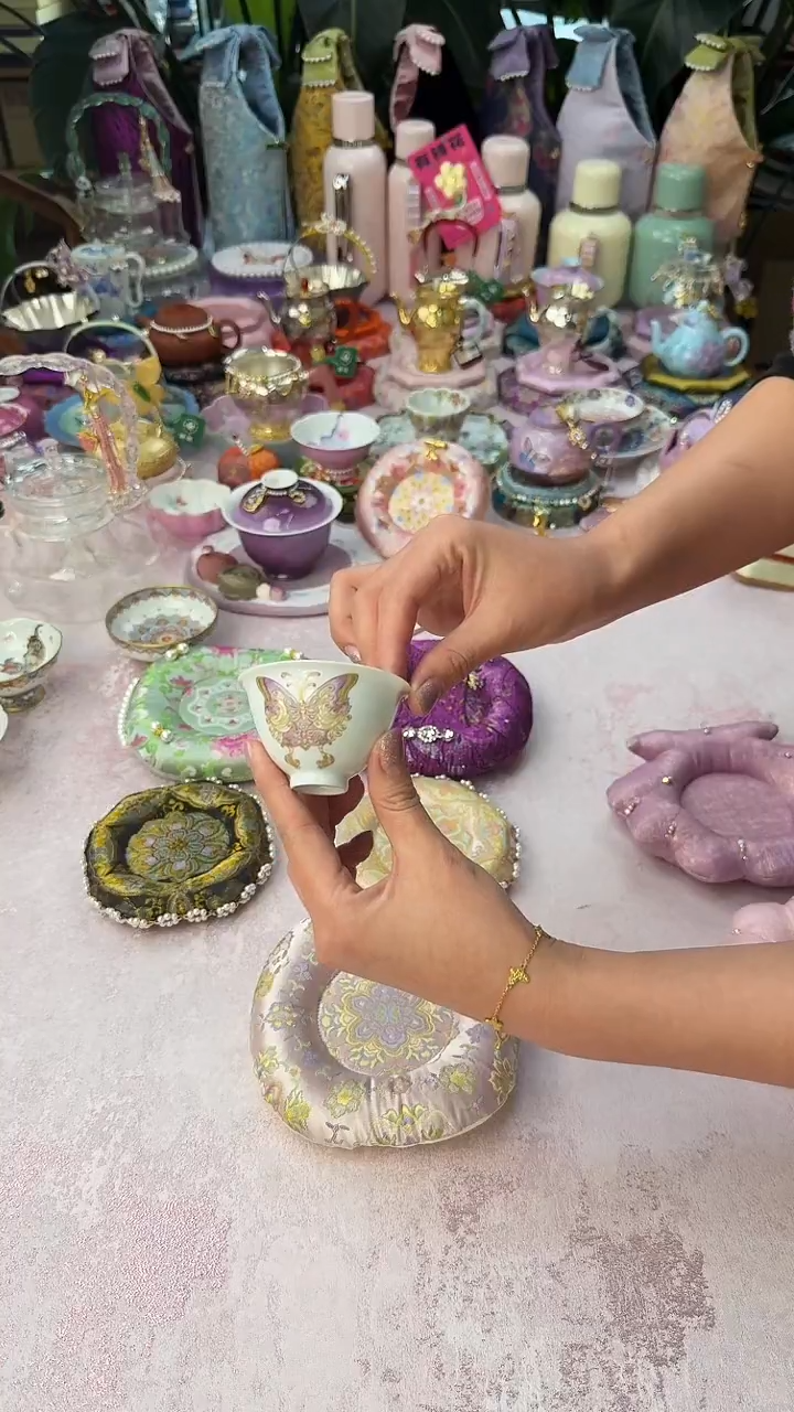 24灵玺贡坊 薄胎白瓷蝴蝶鸡心杯