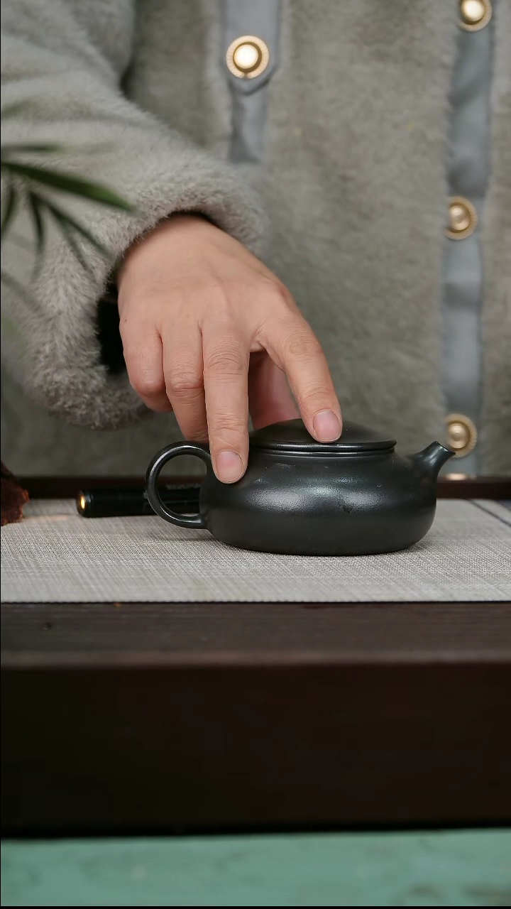 【闪购商品】宜兴原矿紫砂壶茶壶180C