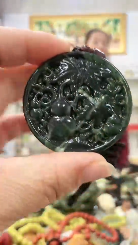 未镶嵌岫玉挂件 