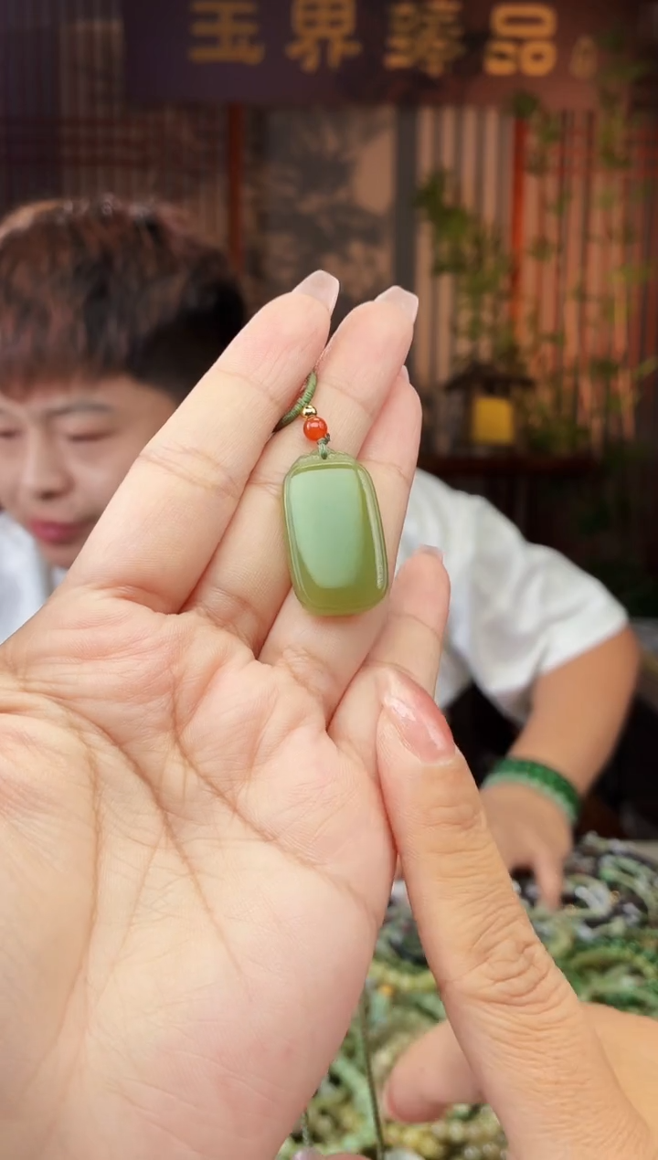 和田玉未镶嵌颈饰拍一发一