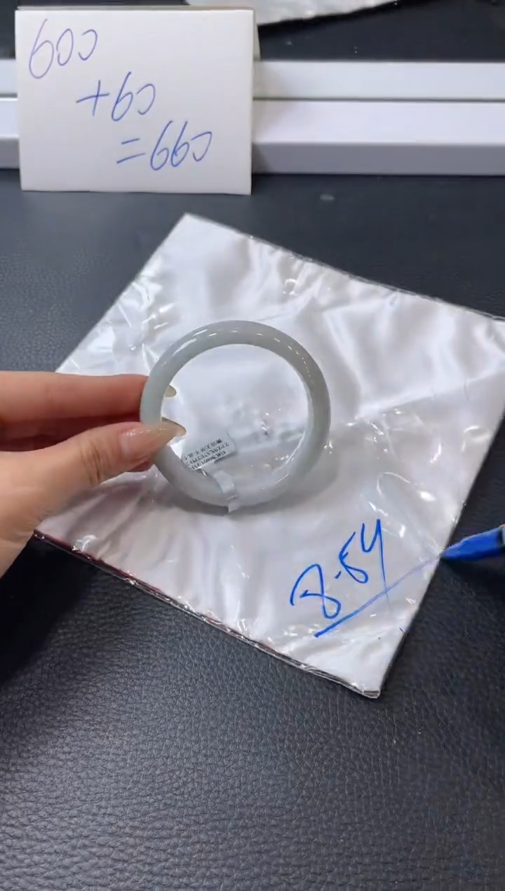 【闪购商品】翡翠手镯未镶嵌手镯