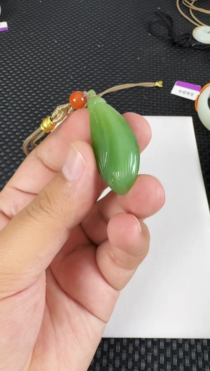 【闪购商品】和田玉（碧玉）未镶嵌吊坠玉兰花