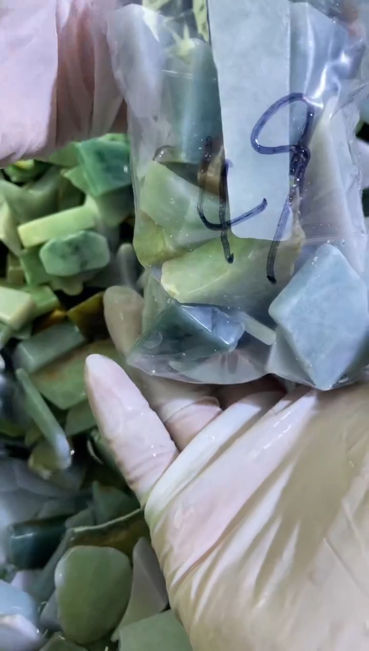 【闪购商品】翡翠颈饰未镶嵌天然翡翠大号500克49