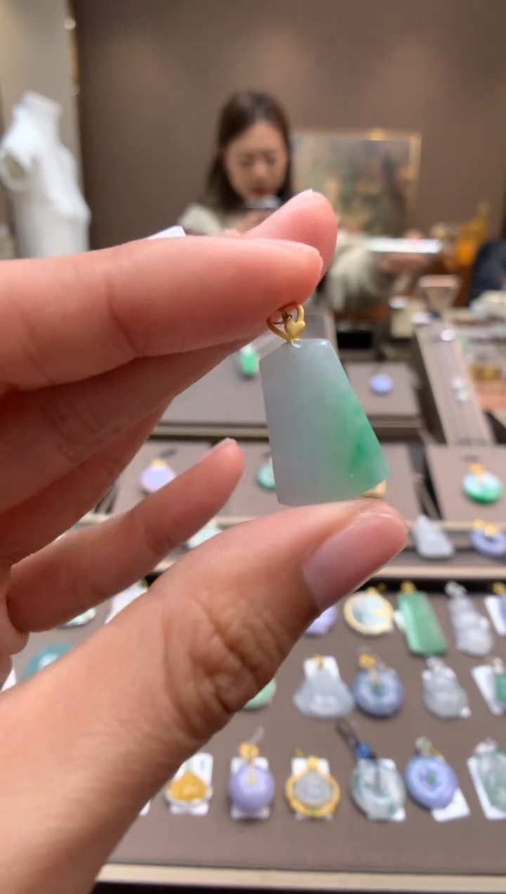 【闪购商品】翡翠颈饰18K金镶嵌无事牌