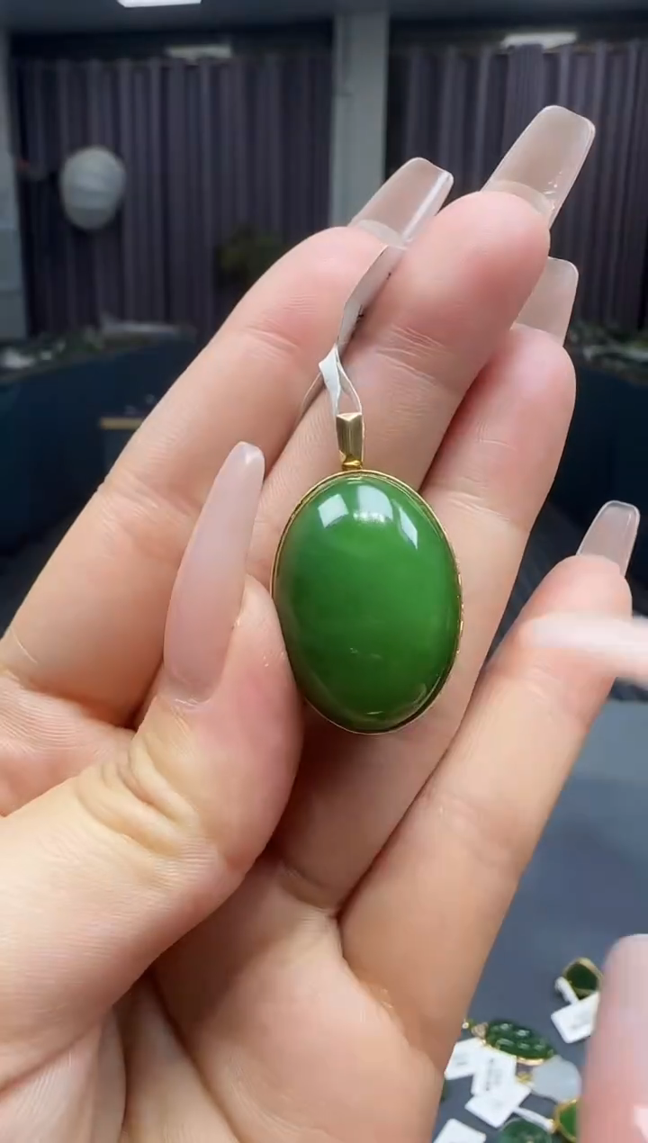 【闪购商品】和田玉挂件18K金镶嵌1