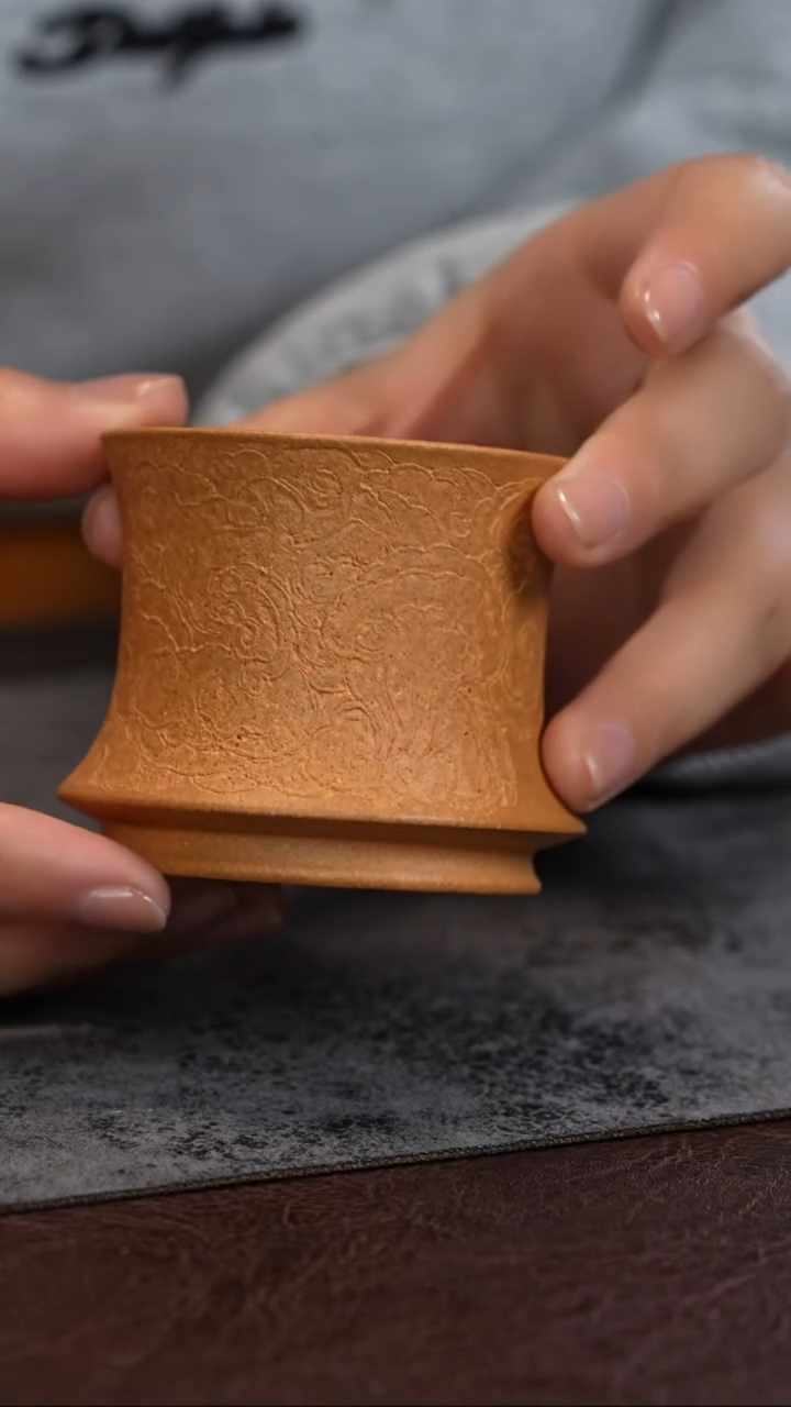 【闪购商品】紫砂茶杯全手工 老段泥 刻绘观云 主人杯