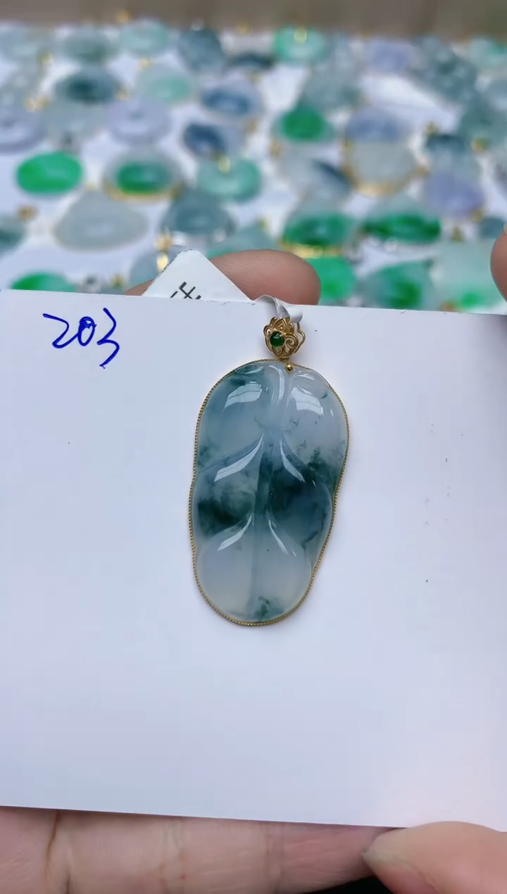 【闪购商品】翡翠颈饰18K金镶嵌天然翡翠A货    