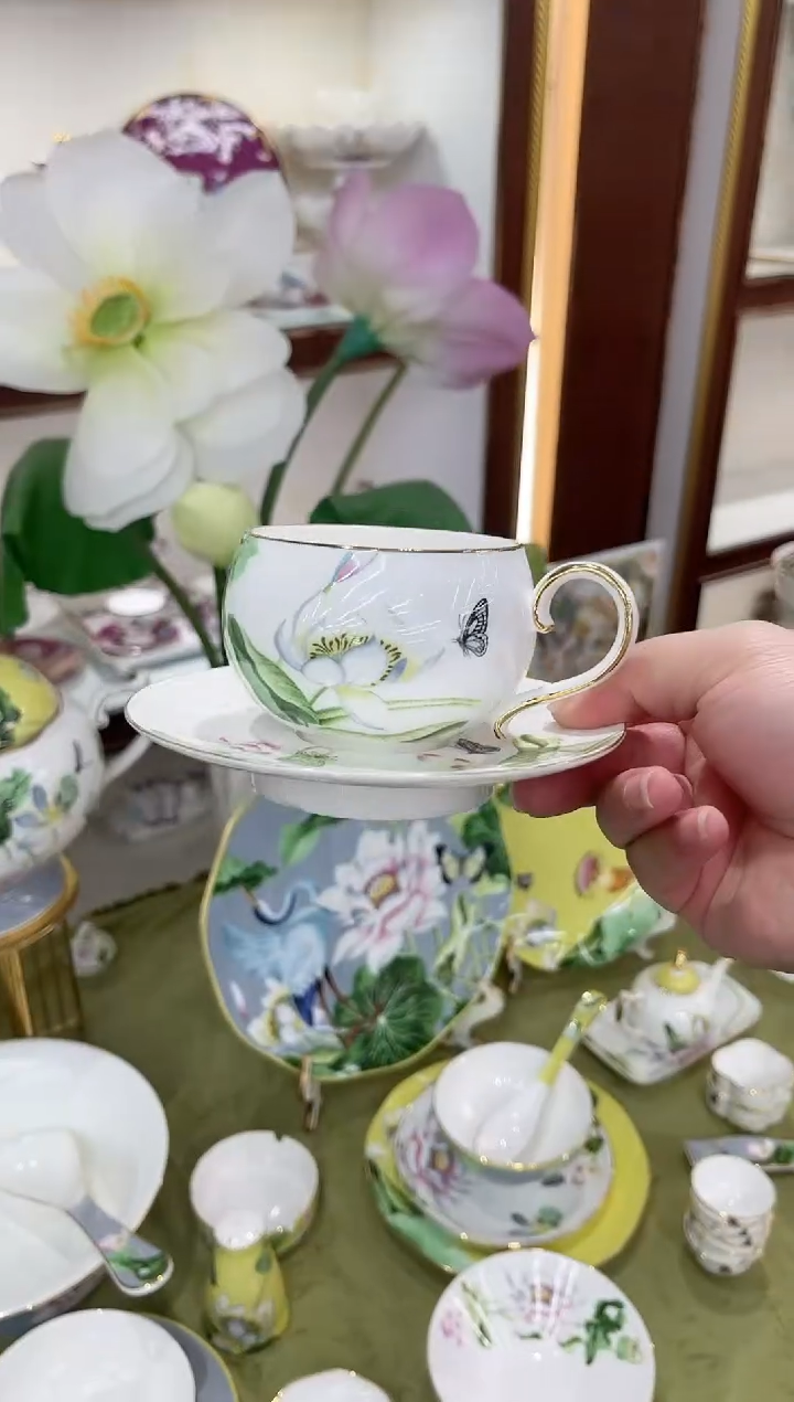36%以上骨粉骨瓷杯碟 