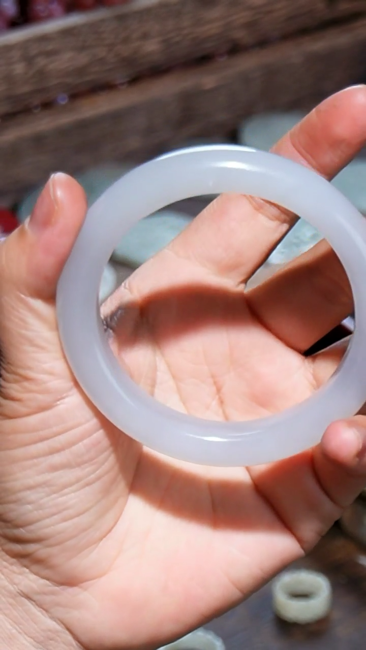 【闪购商品】和田玉镯子未镶嵌001   59圈口