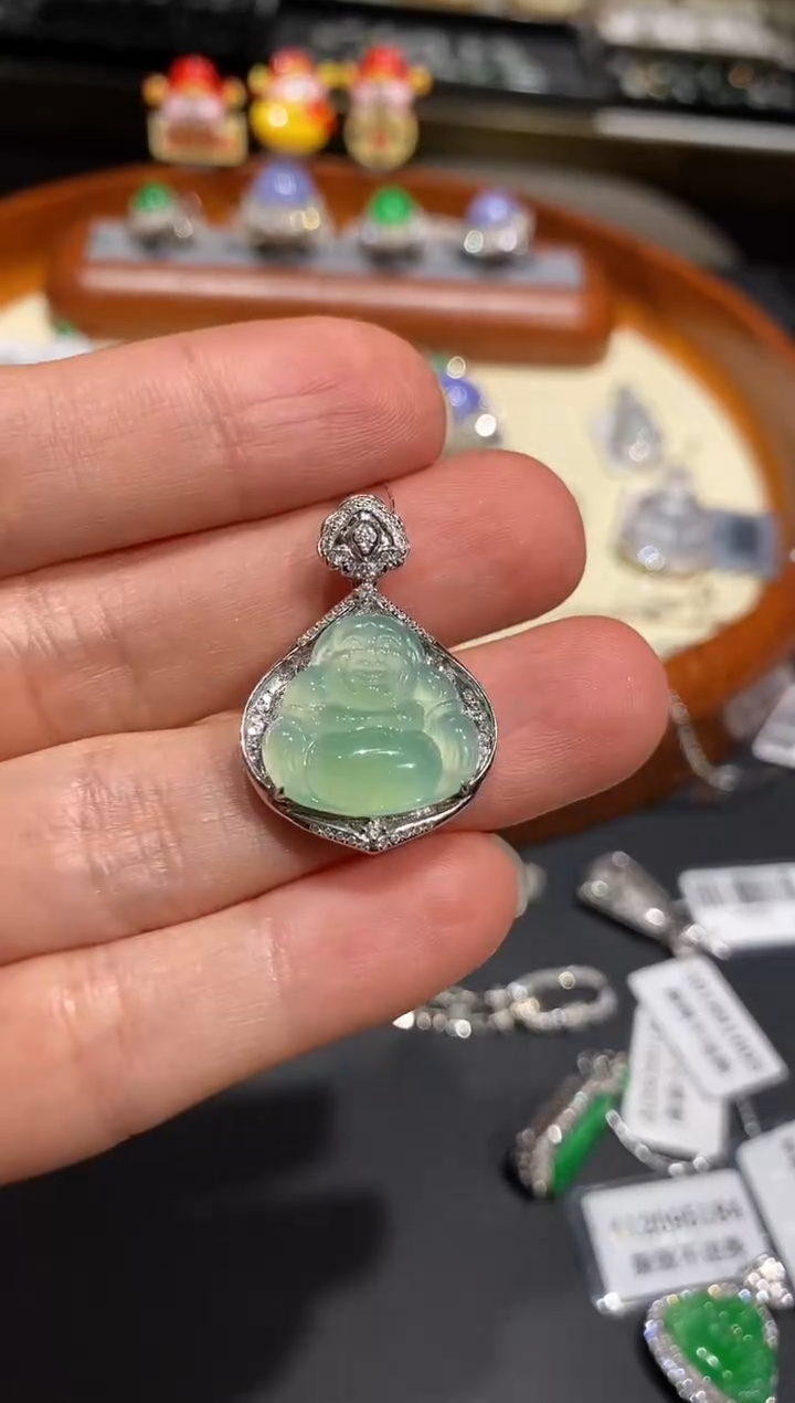 【闪购商品】翡翠颈饰18K金镶嵌吊坠