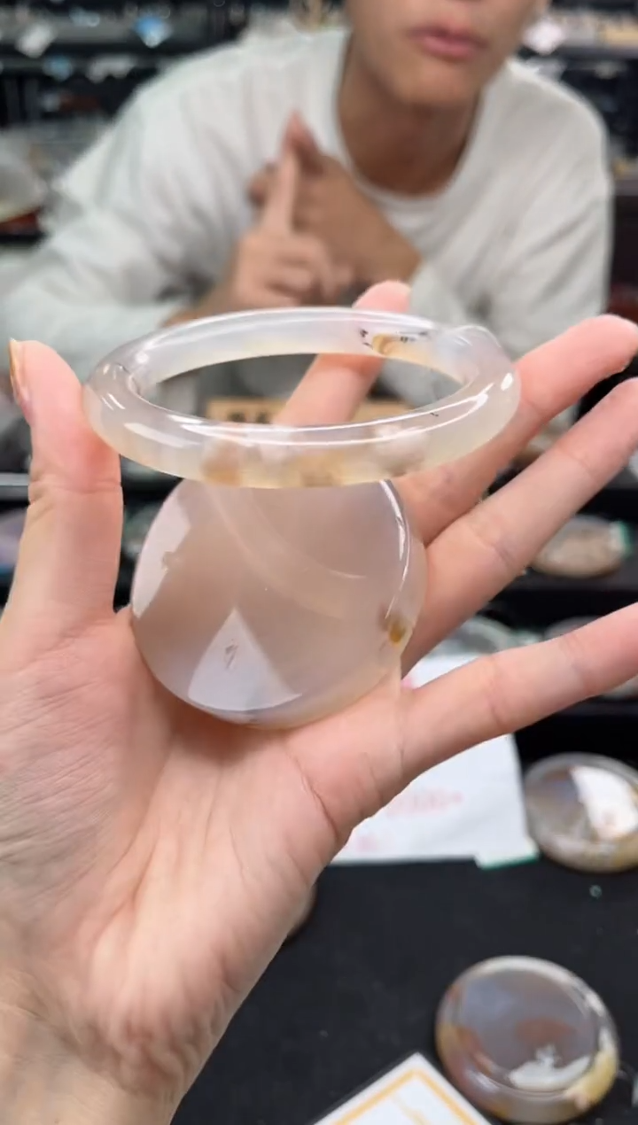 【闪购商品】石英质玉手镯未镶嵌61圈口（赠品镯心）3441975