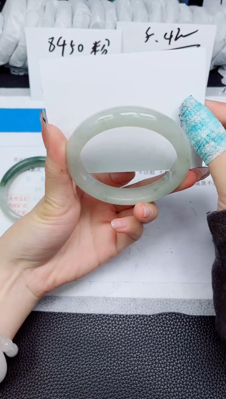 石英质玉手镯未镶嵌324-58