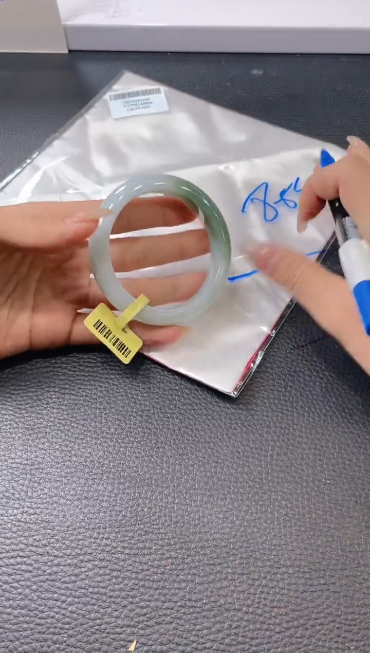 【闪购商品】翡翠手镯未镶嵌手镯