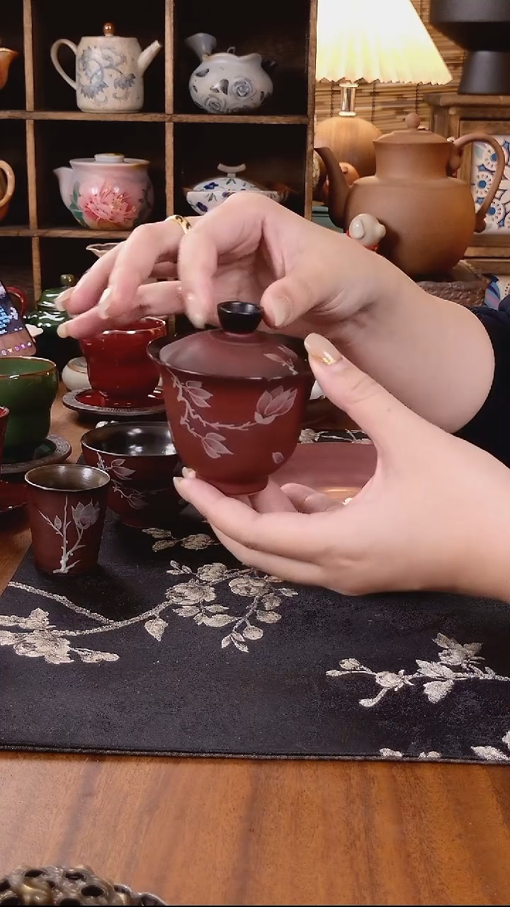 山楂红手绘玉兰花二才盖碗