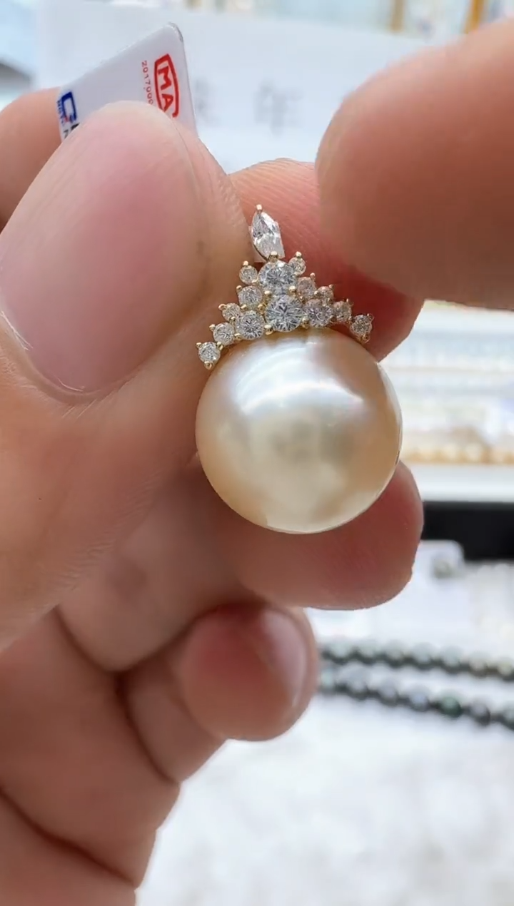 【闪购商品】海水珍珠颈饰18K金镶嵌清货