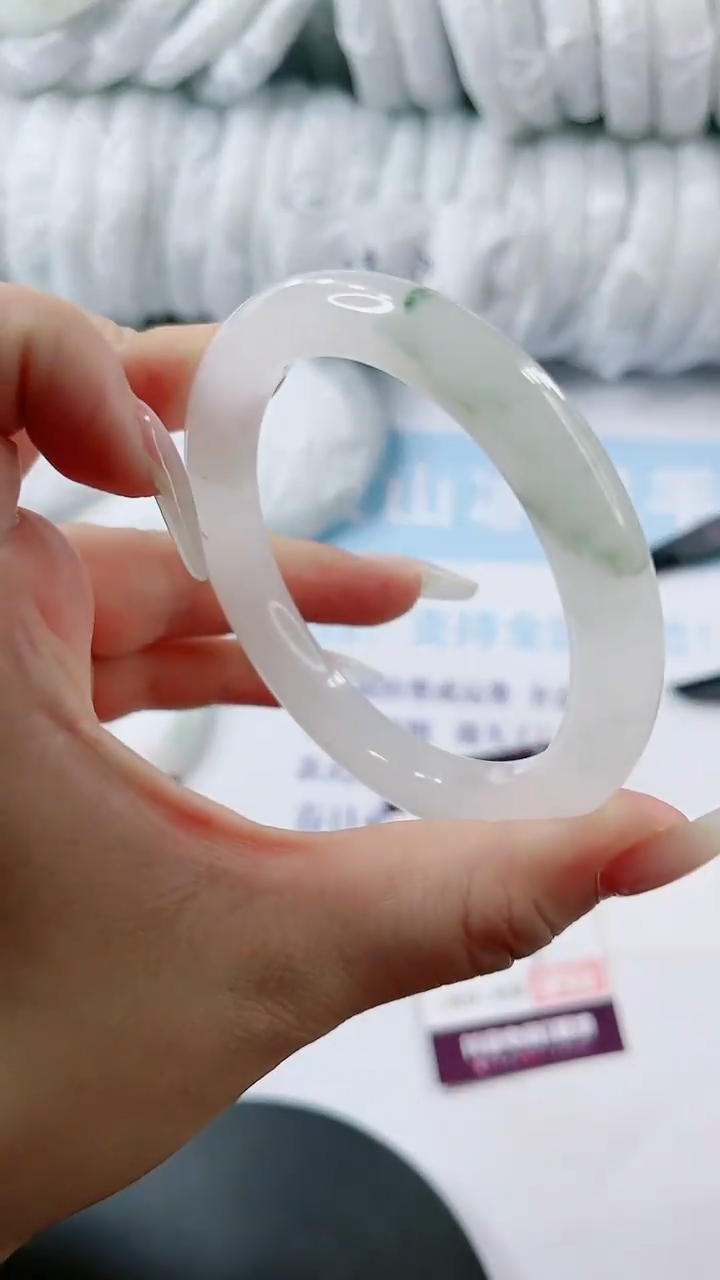 【闪购商品】石英质玉手镯未镶嵌多样性发货V419