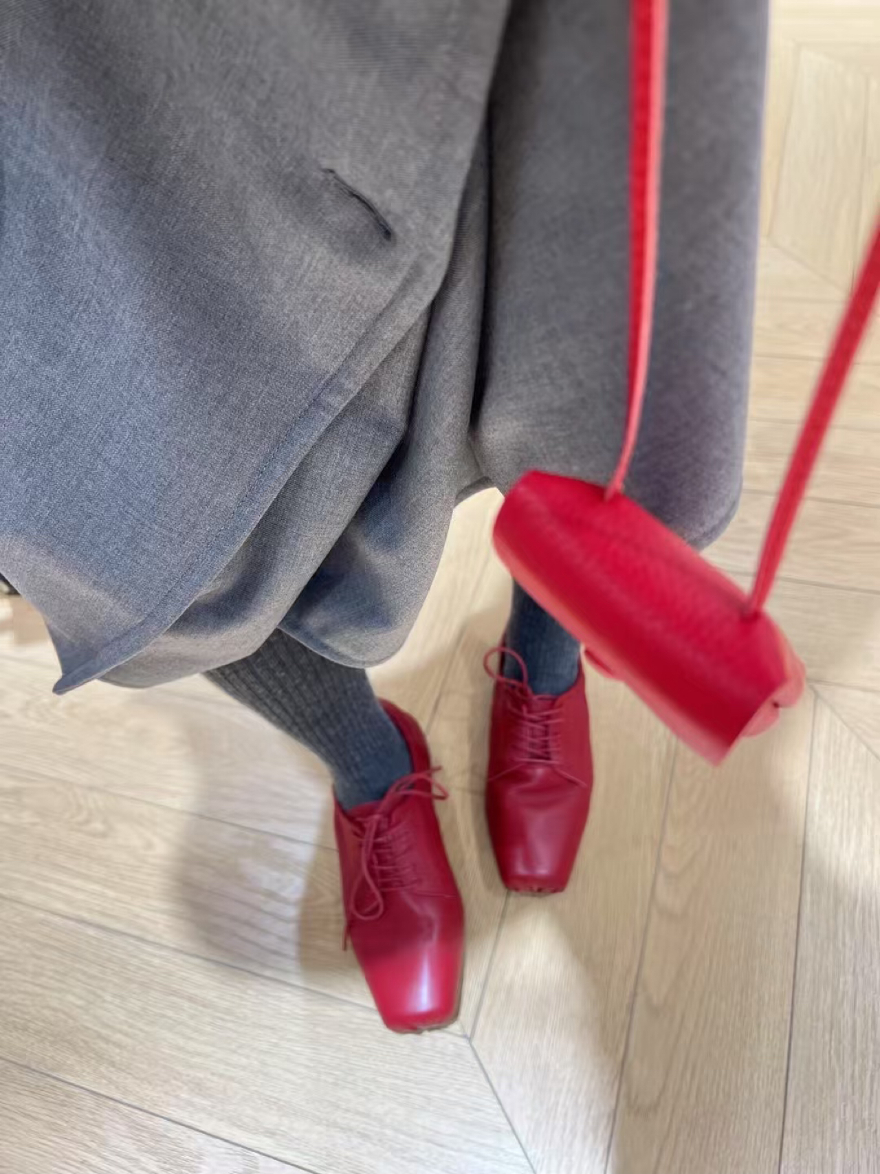 YOEYYOU跳舞鞋2025春新品设计师款方头镂空系带牛皮单鞋平底鞋