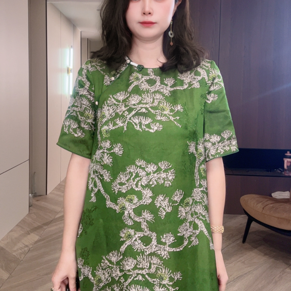 傲雪松柏绿色国风连衣裙宽松气质右衽新中式m102
