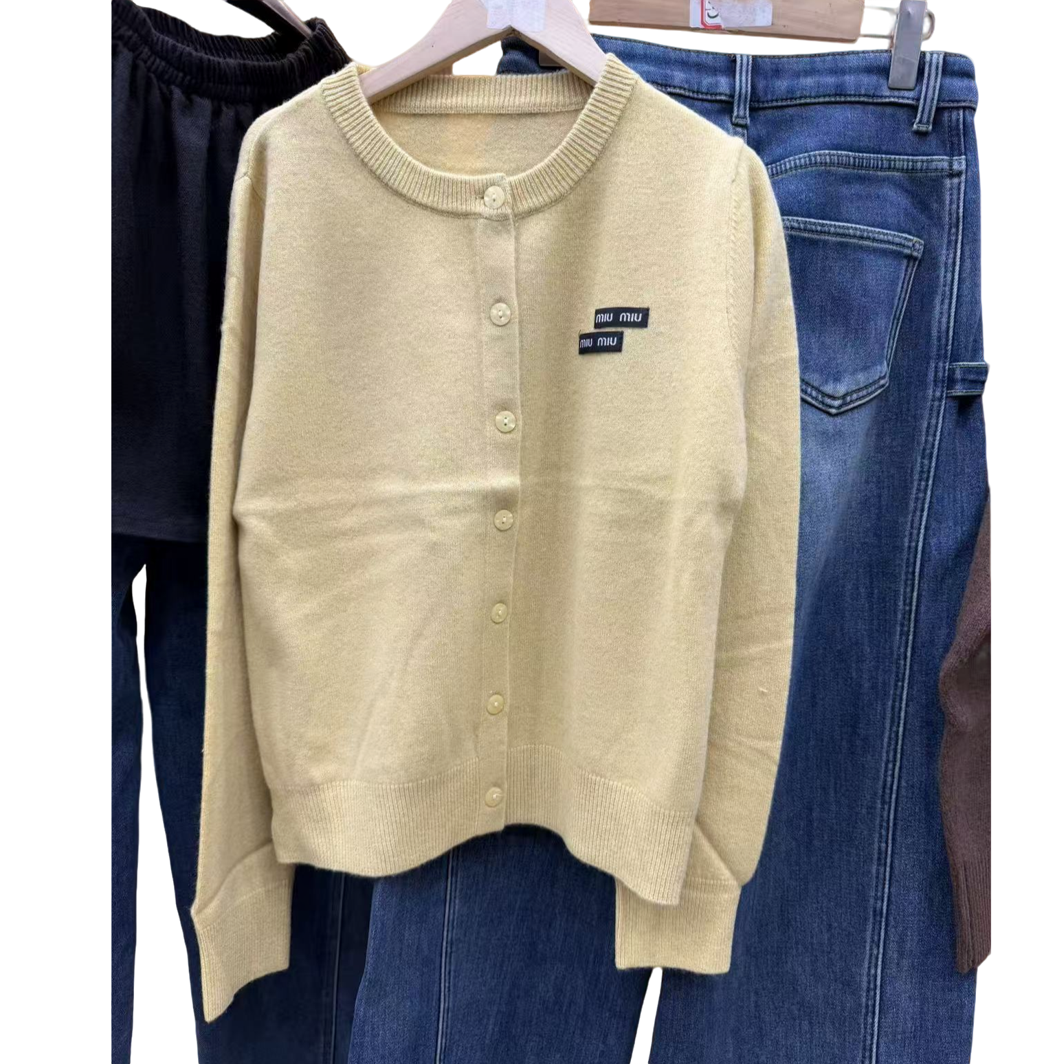 韩版时尚休闲百搭黄色圆领单排扣针织开衫女25秋冬新款气质毛衣潮