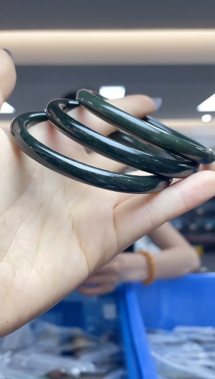 和田玉手镯未镶嵌（多样性发一件）63