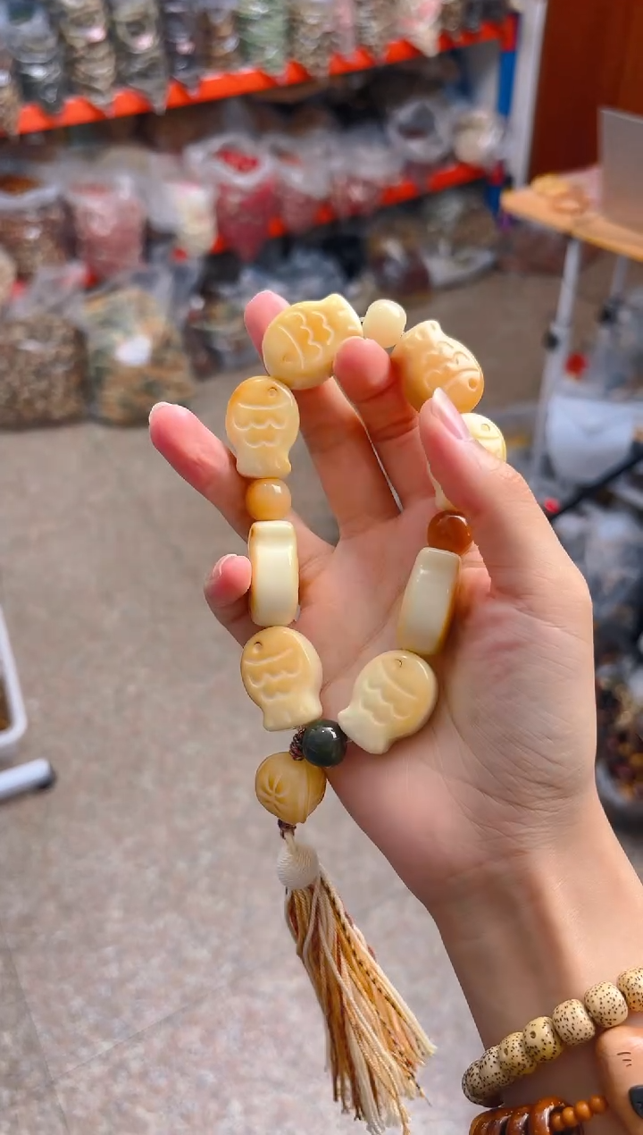 吊坠菩提根/象牙果年年有鱼大卡手持