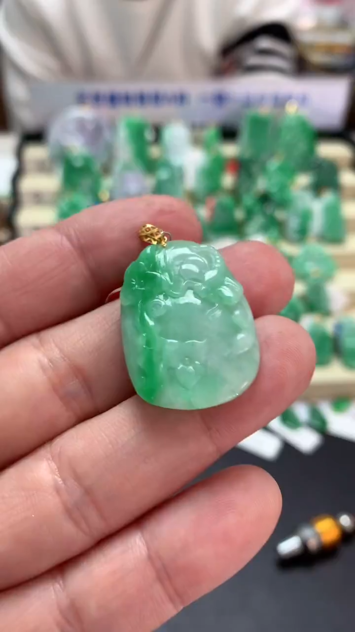 【闪购商品】翡翠吊坠(不含链)18K金镶嵌挂件