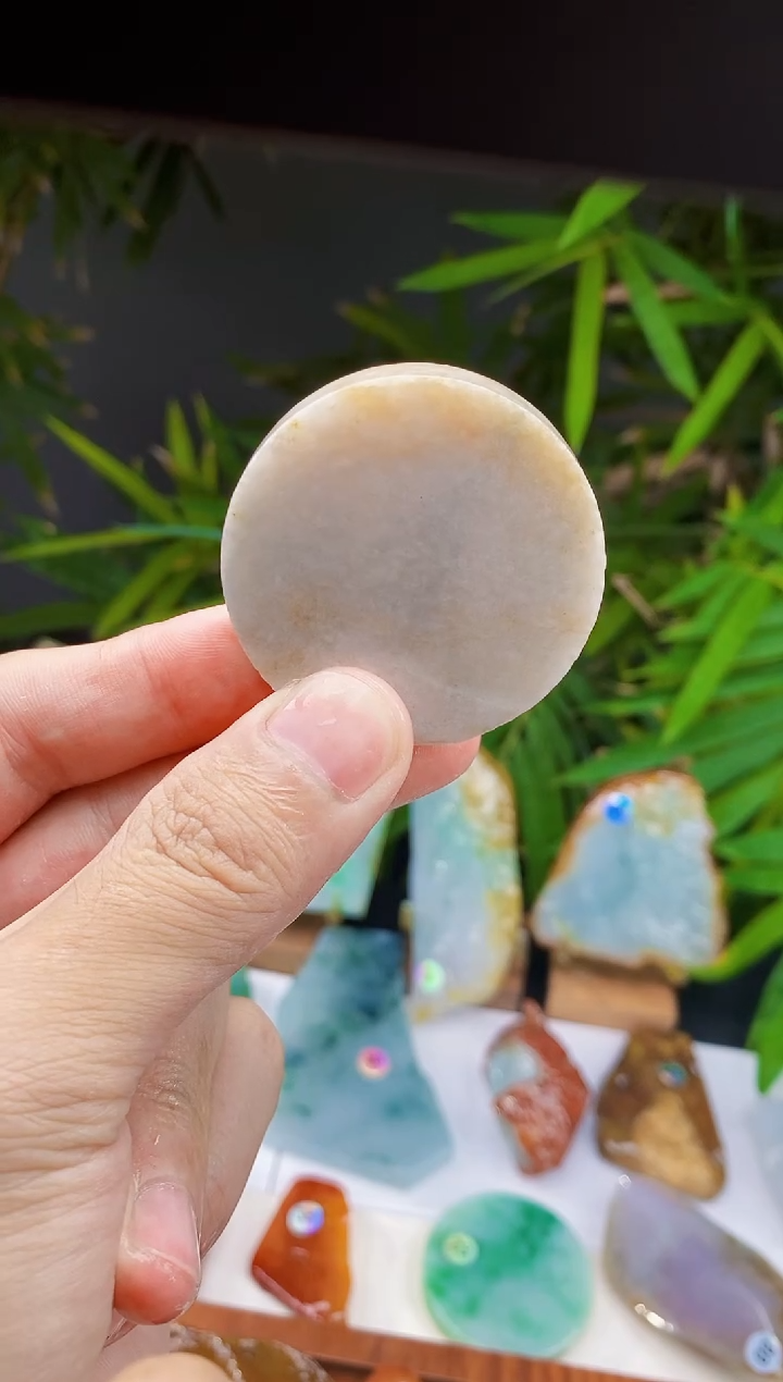 定制翡翠未镶嵌翡翠