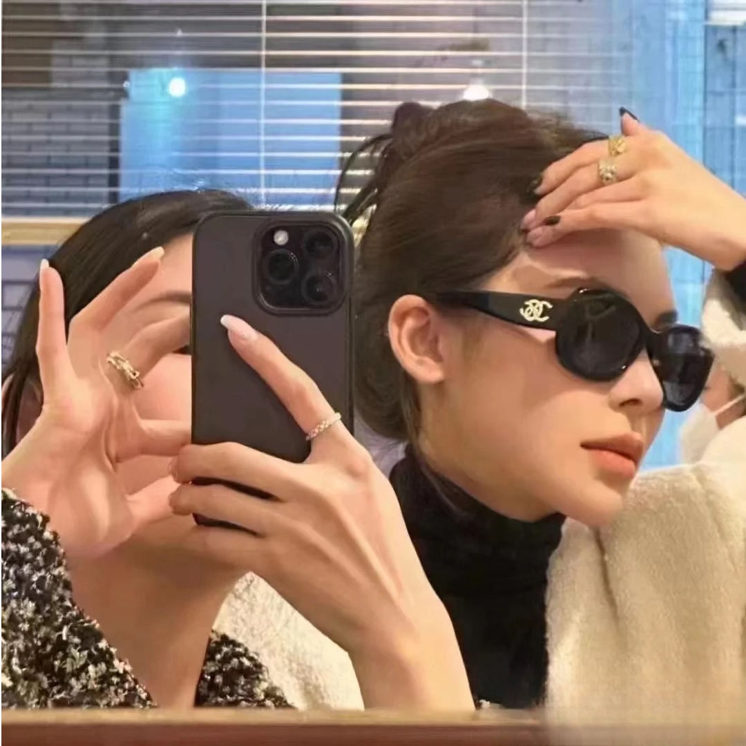 未使用 Chanel/香奈儿 小花柳 侧边双C 蝶形 墨镜