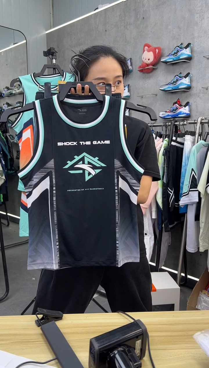 安踏儿童衣服尺码 ：160