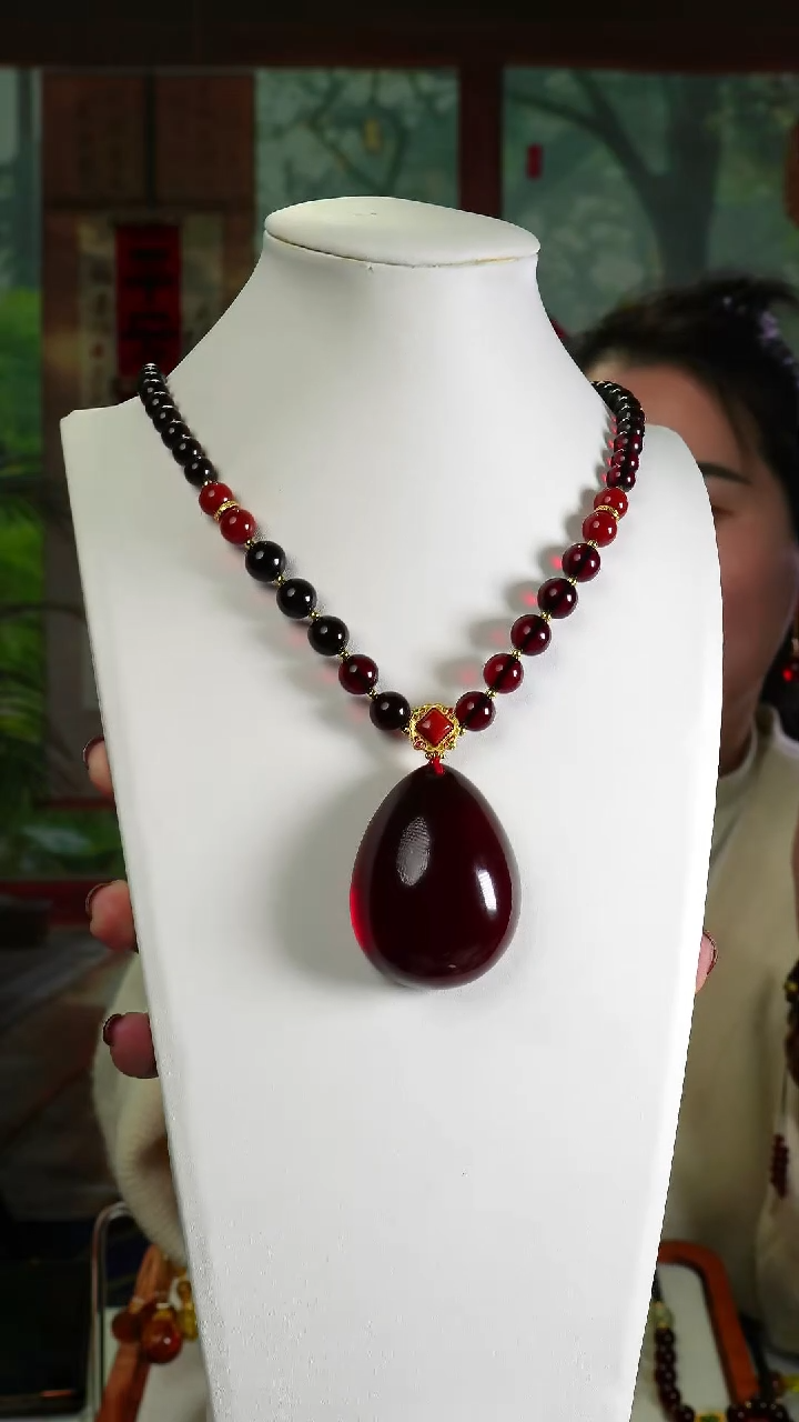 【闪购商品】血珀颈饰未镶嵌福利