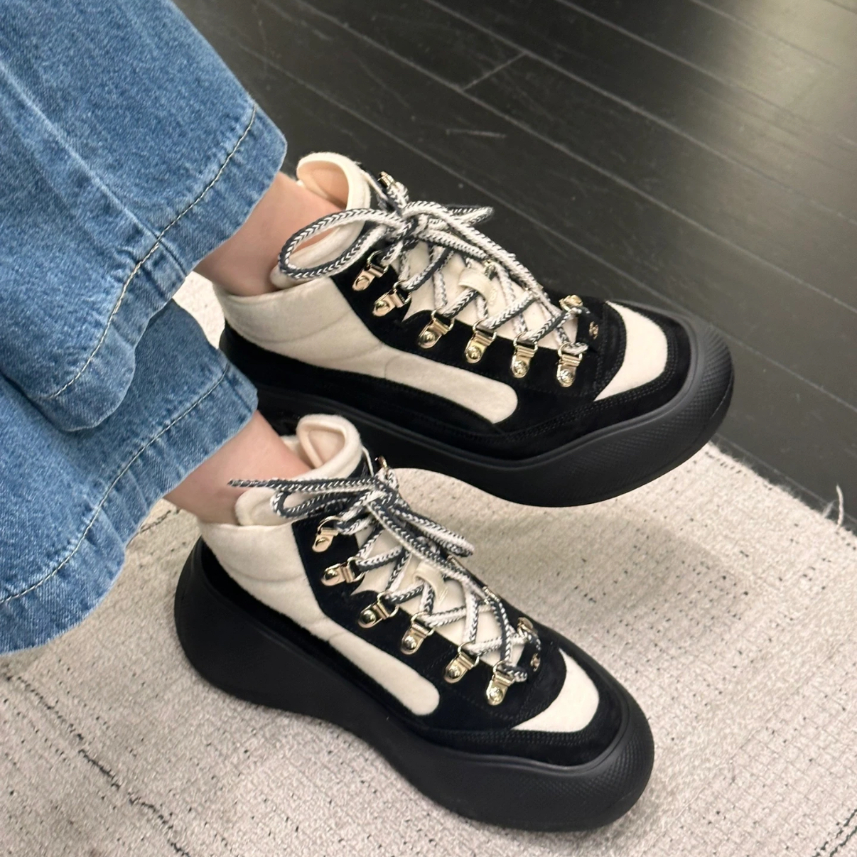 2025小香风冬季时尚小众拼色网红百搭韩版加绒雪地靴