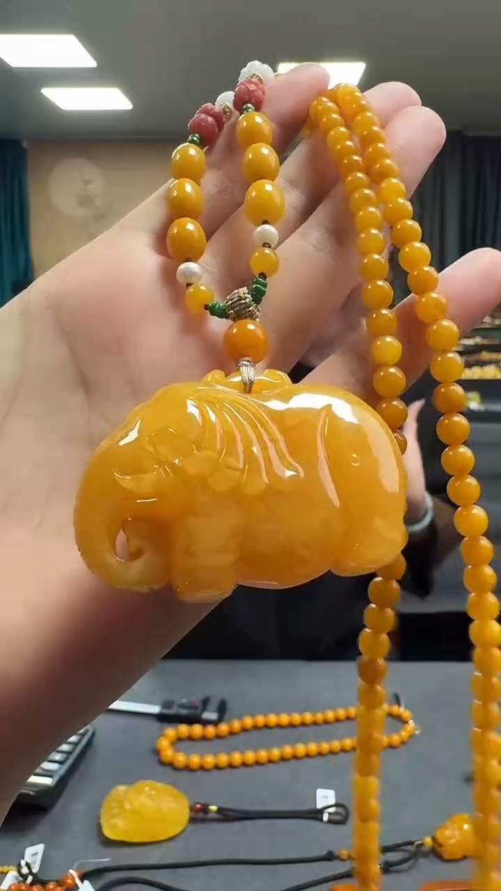 琥珀吊坠(赠链)未镶嵌天然保真蜜蜡小象套装