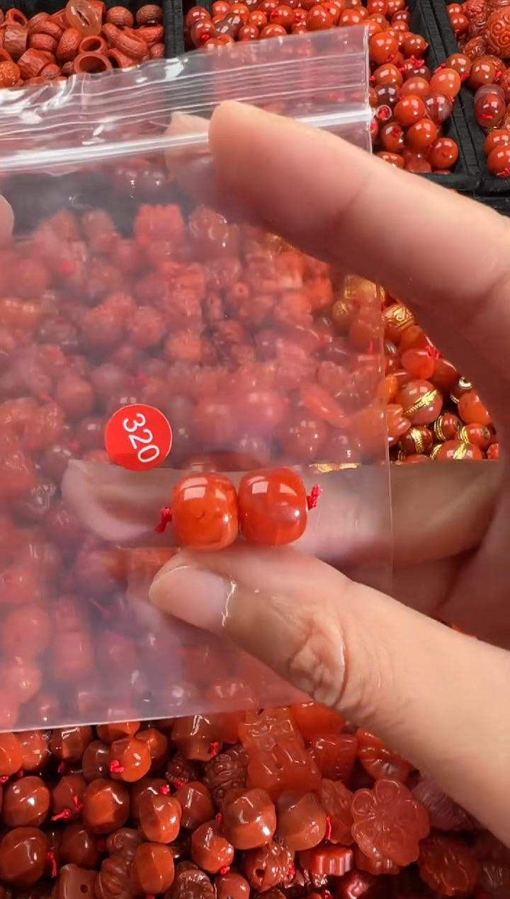 【闪购商品】南红玛瑙颈饰未镶嵌1