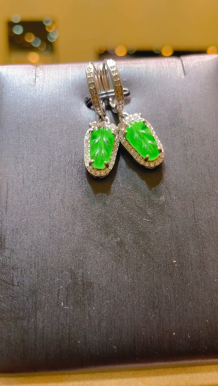 翡翠未镶嵌吊坠(不含链)A2